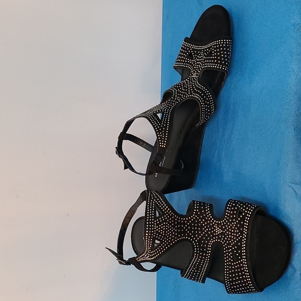 Cloudwalkers By Avenue Sandals